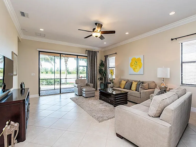 3326 Baltic Dr — Photo 5