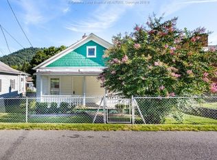 527 James River Rd, Cabin Creek, WV 25035