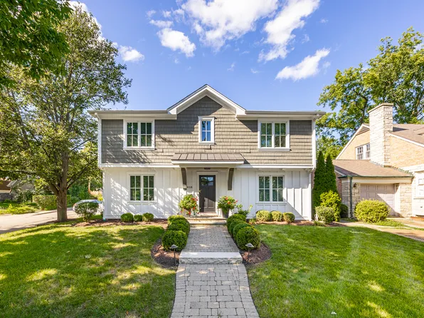 418 Hill Ave, Glen Ellyn, IL 60137