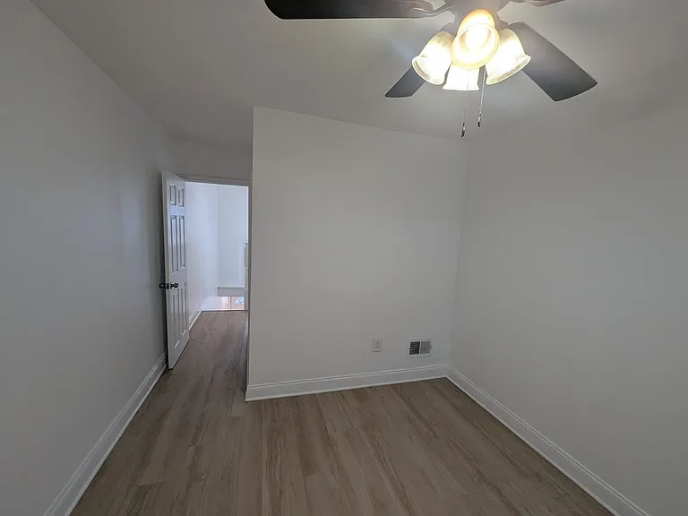 3420 Keim St — Photo 3