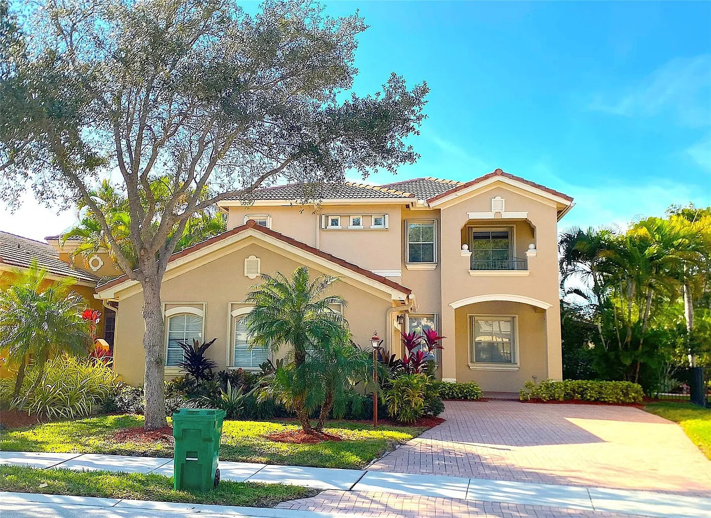 4 bed, 3.0 bath, 2169 sqft, $4,650 — Photo 1
