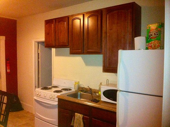 5th image of 423 Gay St APT 1