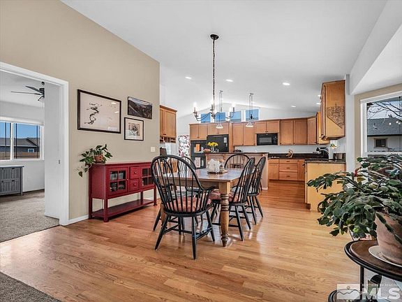 5th image of 1744 Oakwood Dr