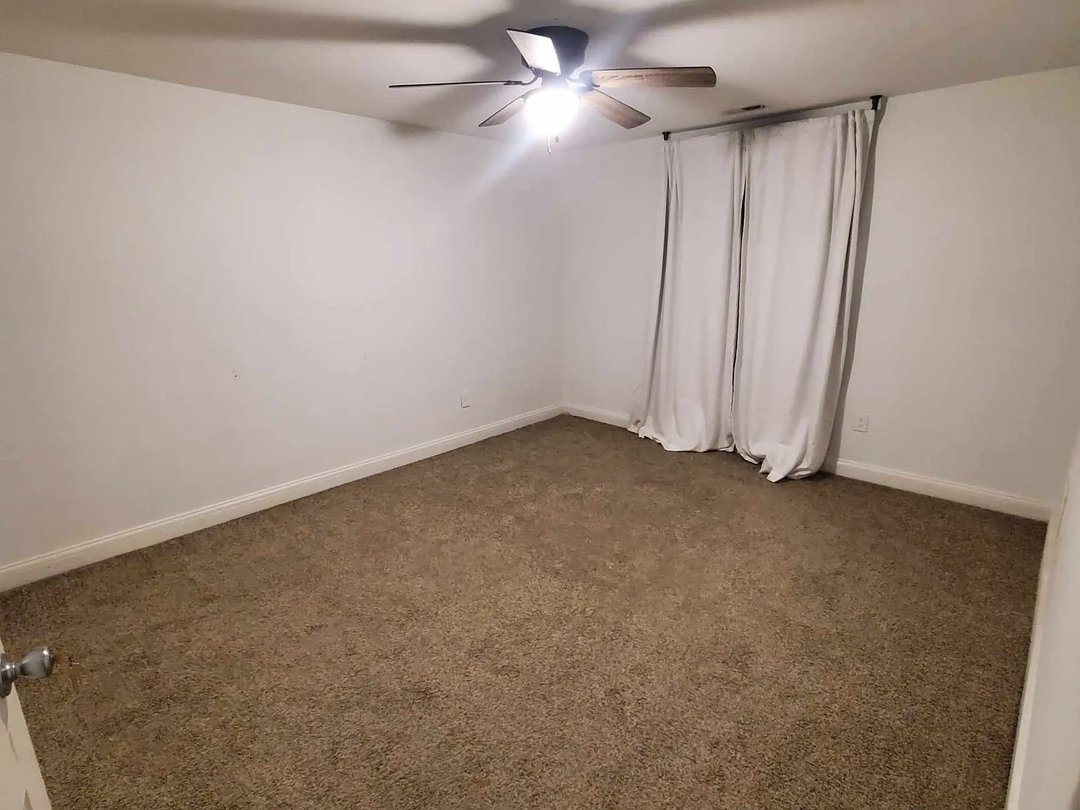 3 bed, 1800 sqft, $600 — Photo 2