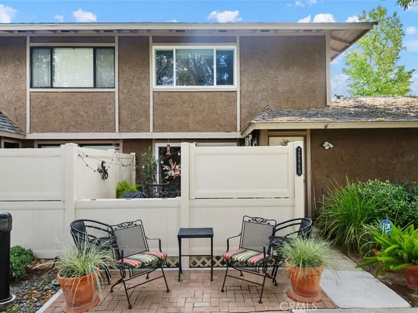 28869 Conejo View Dr, Agoura Hills, CA 91301