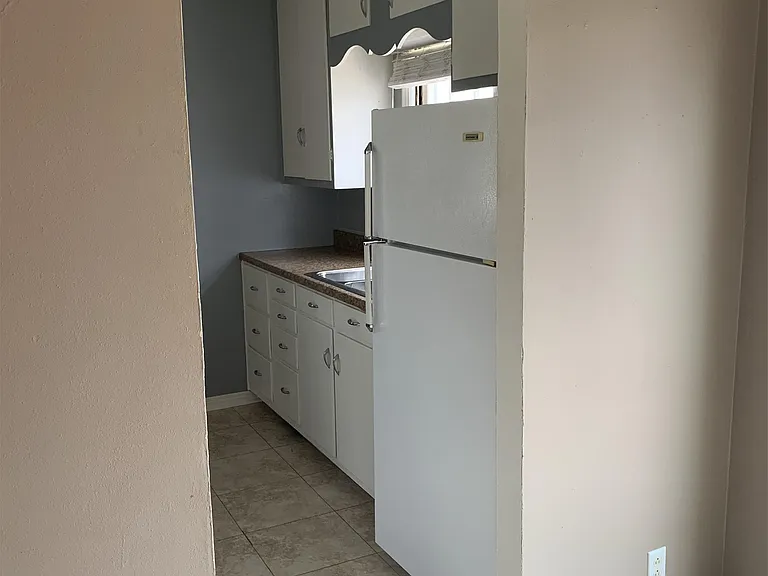 4126 Pleasant Dr — Photo 5