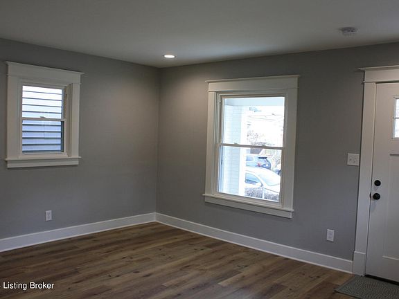 3rd image of 1101 E Saint Catherine St