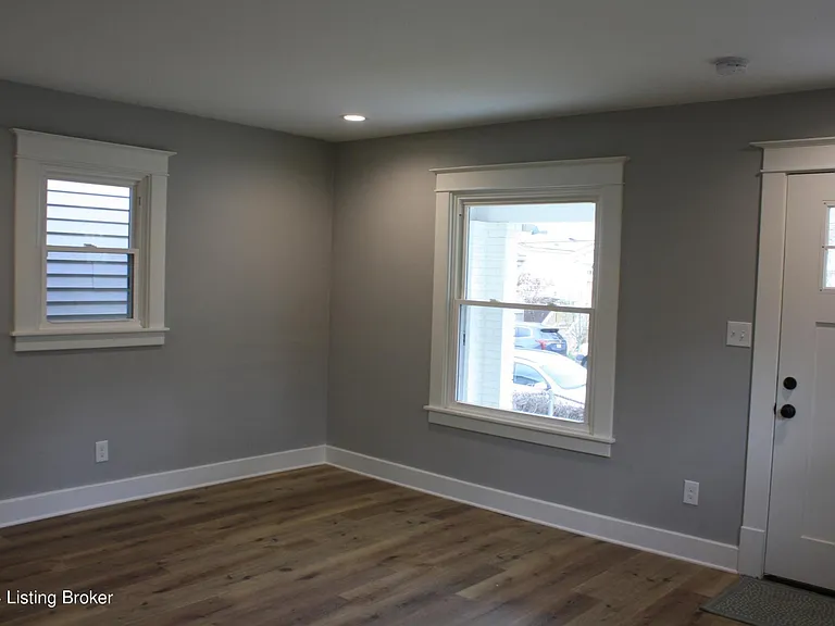 1101 E Saint Catherine St — Photo 3