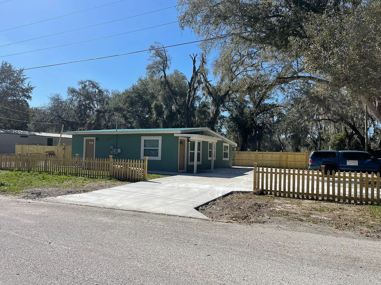 10611 Main St — Photo 1