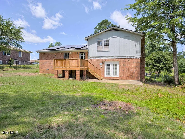 152 Holiday Dr — Photo 41