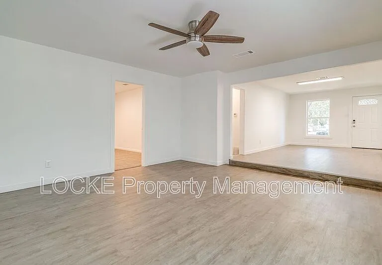 311 Byron St — Photo 11