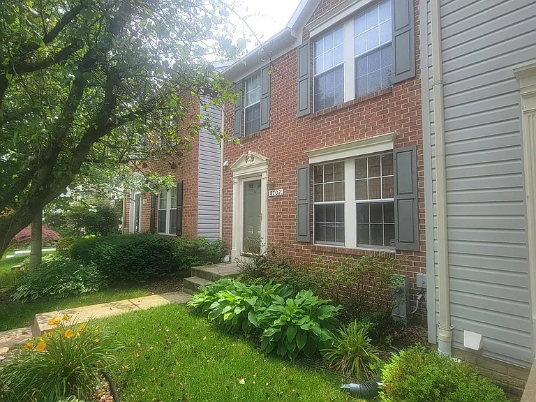 8702 Castlerock Ct — Photo 3
