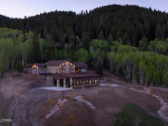 2nd image of 436 Stewart Creek Rd