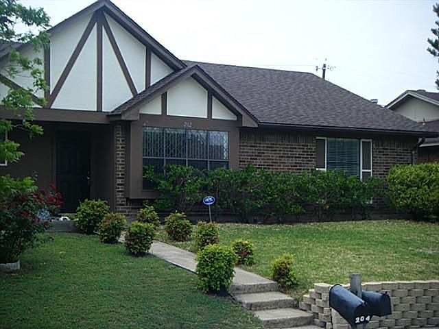 1st image of 202 E Amberway Ln