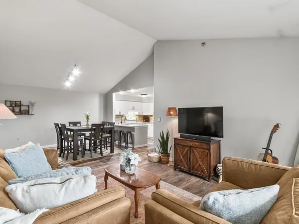 203 Kearney Way #306, Waunakee, WI 53597