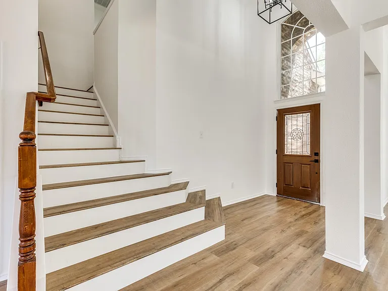 4705 Sabine St — Photo 15