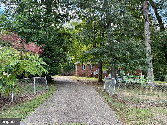 2nd image of 19 Perkins Ln