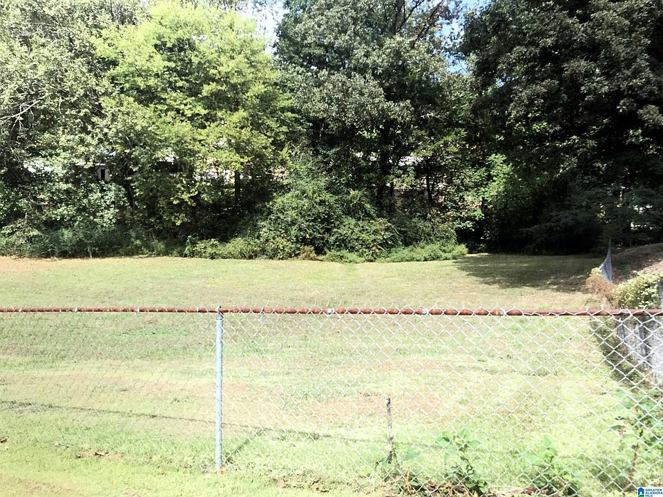 2nd image of 514 Carlton Pl #36