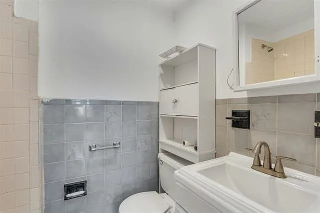 2 bed, 1.0 bath, $2,300 — Photo 3
