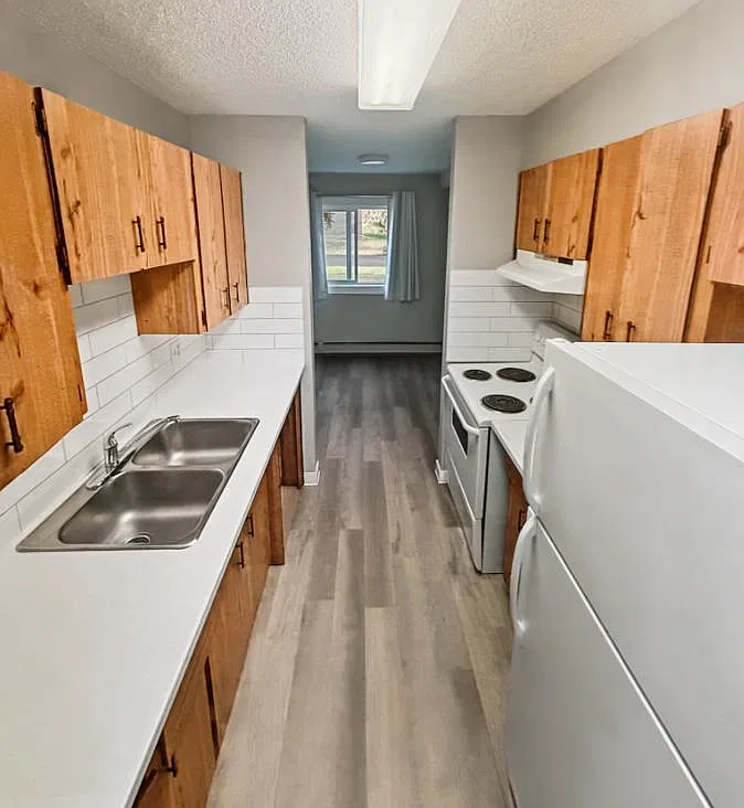 NAITside Court III Apartments — Photo 2