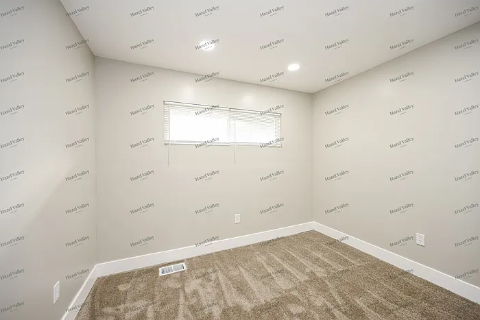 1320 Ovid Ave — Photo 9