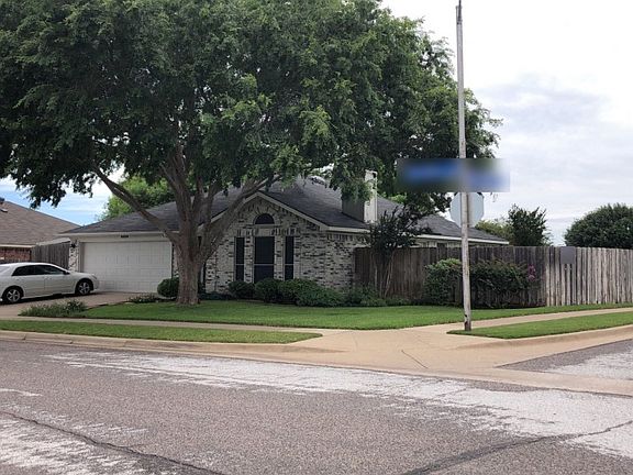 2nd image of 6209 Twin Maple Dr