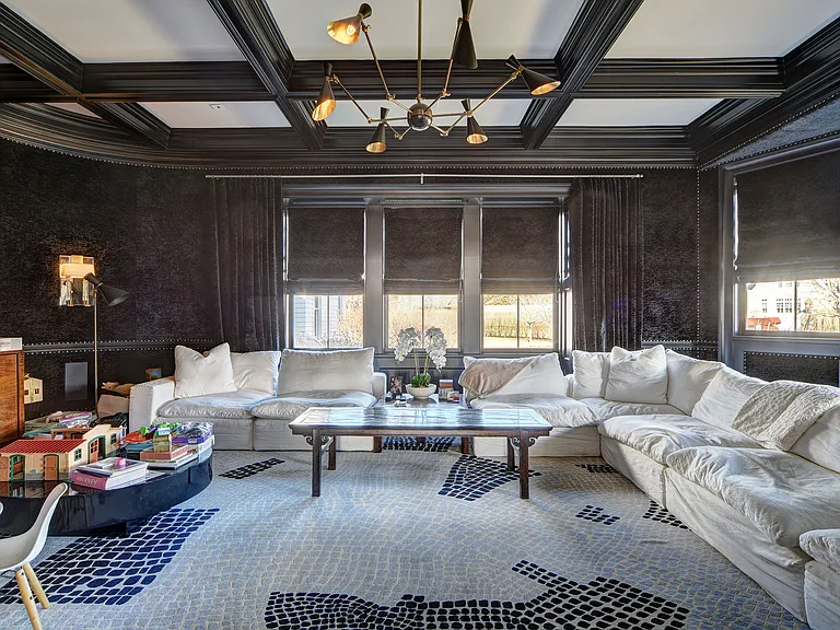 41 Halsey Ln — Photo 12