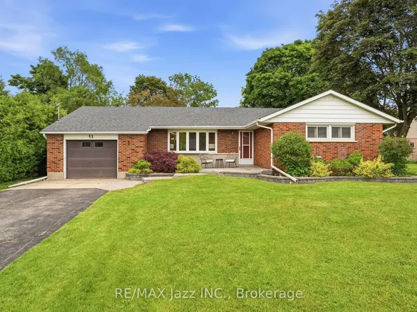 11 Lynwood Ave, Clarington, ON L1E 2H8