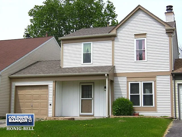 1020 Wesley Ln photo 1