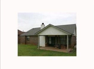 2301 NE 9th St, Moore, OK 73160