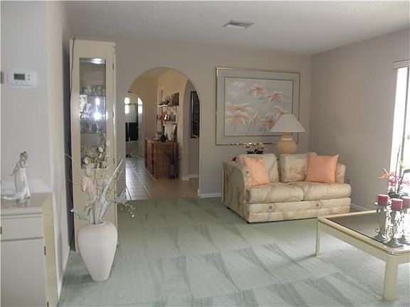 5th image of 2219 SE Gaslight St