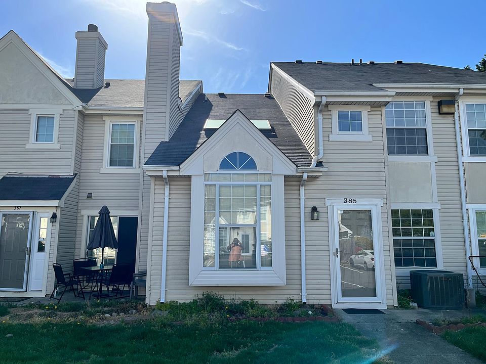 1st image of 385 Lees Mill Dr