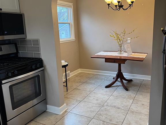 5th image of 1411-3 1/2 St SE