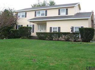 2198 Lynnwood Dr, Niskayuna, NY 12309