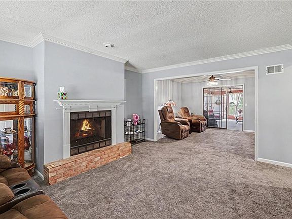 5th image of 601 E 120th St