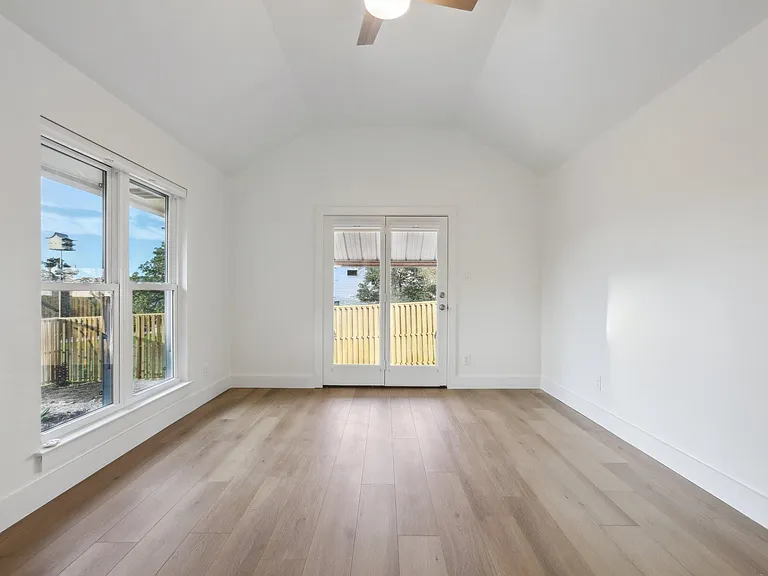 4 Concord Cir — Photo 15