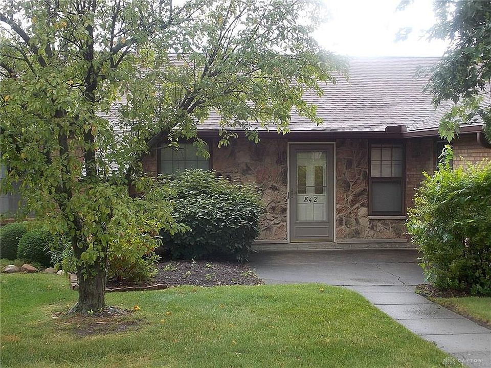 1st image of 842 Pine Needles Dr
