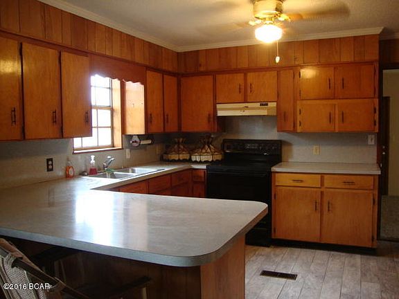 3rd image of 1050 Smith Dr