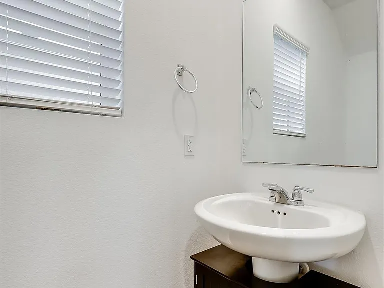 1545 Cobblecrest Ln — Photo 16