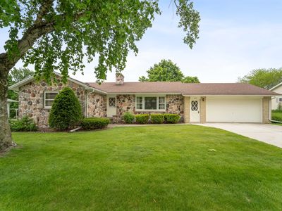 2105 Hickory Ln, NEW HOLSTEIN, WI, 53061