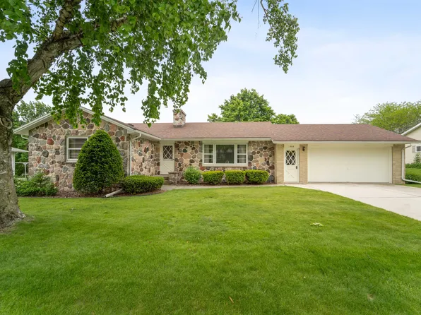 2105 Hickory Ln, New Holstein, WI 53061