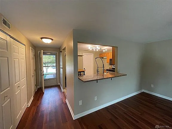 2275 Nutmeg Ct — Photo 3