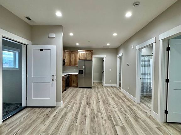5th image of 354 Main St #7