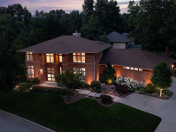 3rd image of 52752 Willow Bend Dr