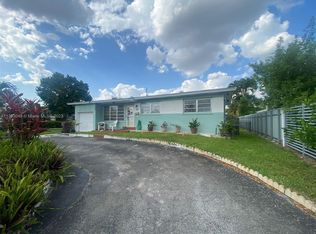 529 W 45th Pl, Hialeah, FL 33012