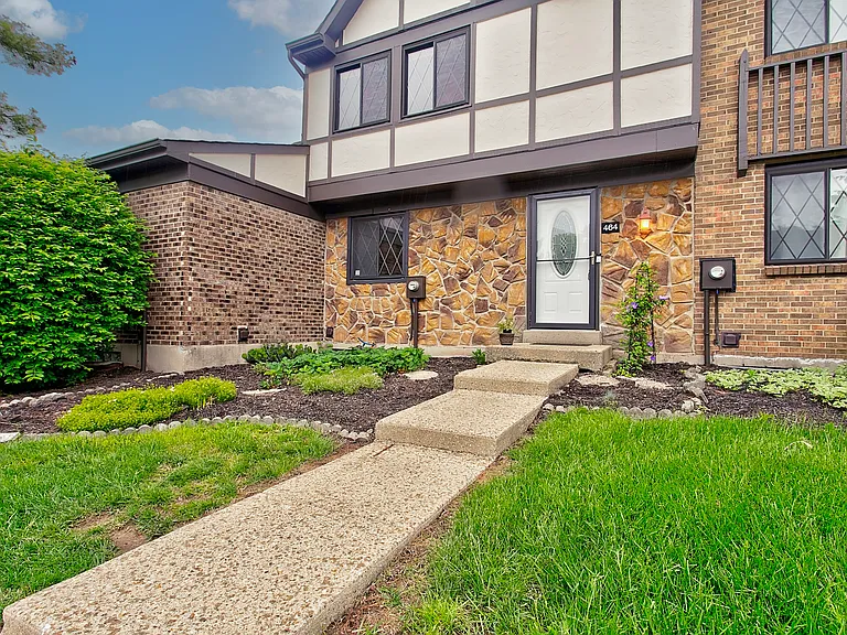 464 Vancover Ct — Photo 1