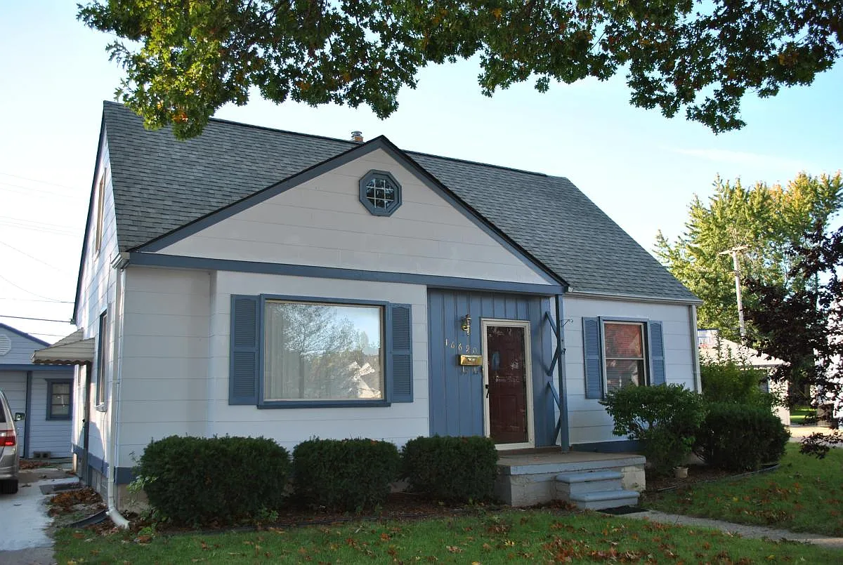16690 Sarmorr St photo 1