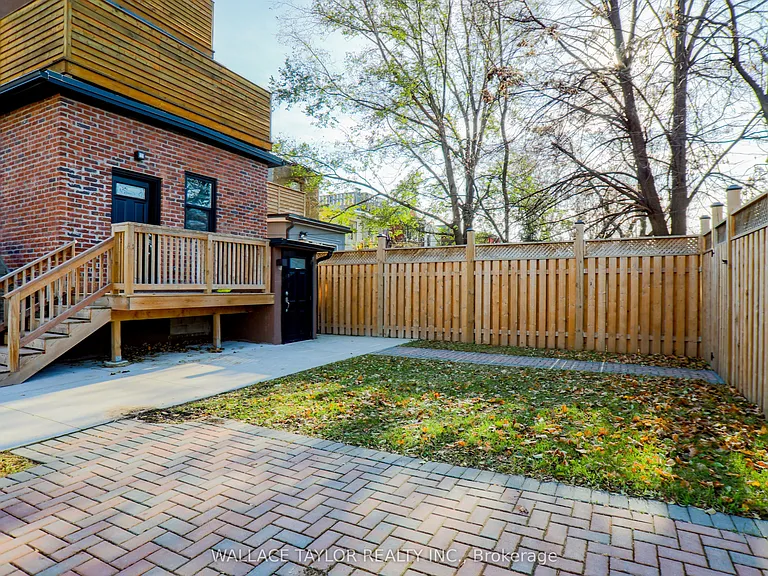 148 Carlaw Ave #UPPER — Photo 32