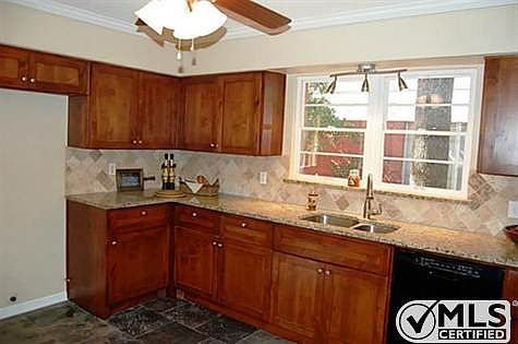 5th image of 1510 W Lavender Ln