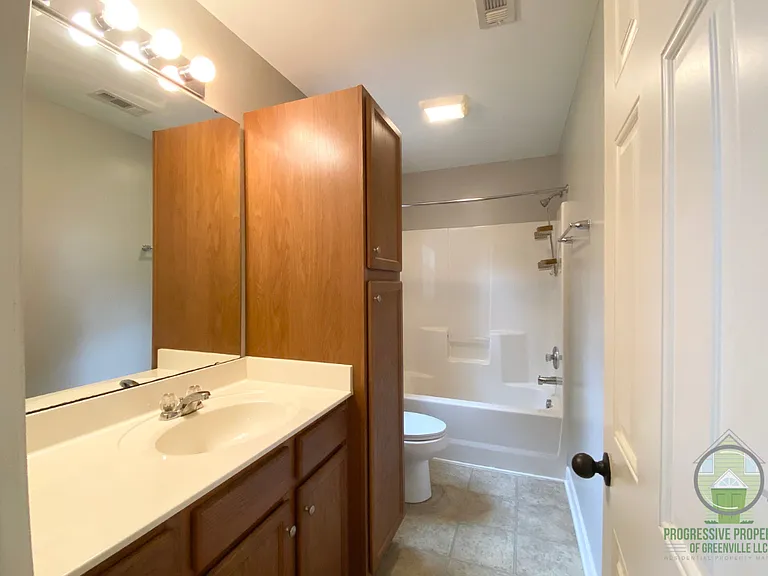 12 McLeod St — Photo 11